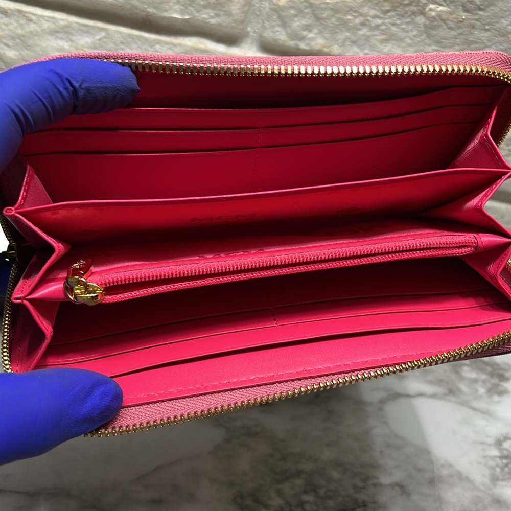 MCM PINK LONG ZIP WALLET. NWOT TAGS. FULL INCLUSION. - Picture 10 of 12